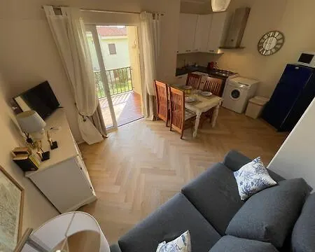 Ampio Bilocale Con Terrazzo Nel Al Mare Apartman *