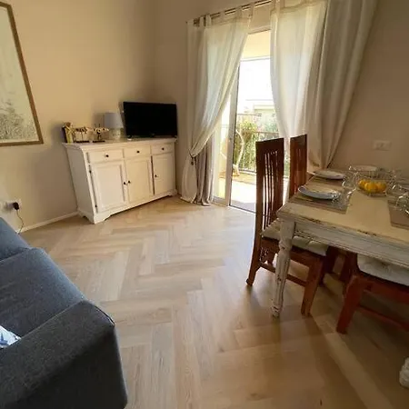 Ampio Bilocale Con Terrazzo Nel Al Mare Apartman