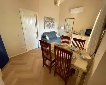 Ampio Bilocale Con Terrazzo Nel Al Mare Appartement